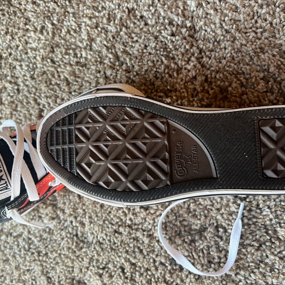 Youth converse size 3 brand new - Picture 3 of 4